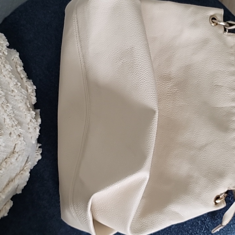 Cream faux leather handbag from H&M - Picture 6 of 10